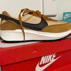 Nike Waffle Debut